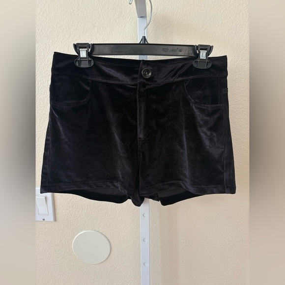 NWOT - Spell & the Gypsy Collective Velvet Vigilante Shorts in Black - Size L - Picture 3 of 5